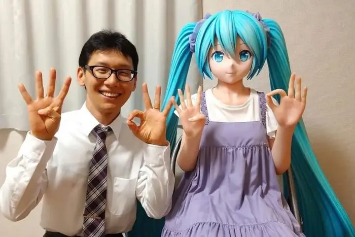  Akihiko Kondo và Hatsune Miku đã "kết hôn" 6 năm. Ảnh: QQ. 