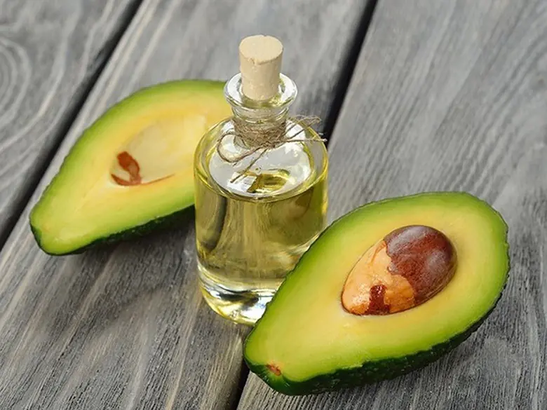 8 Amazing Benefits of Avocado Oil for Skin