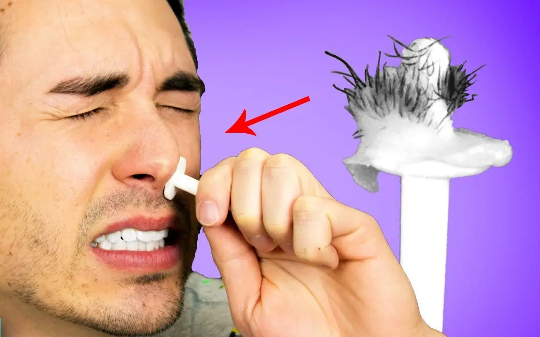 What Does It Mean When a Man’s Nose Hair Frequently Sticks Out? Why Do Some People Have Gray Nose Hair?