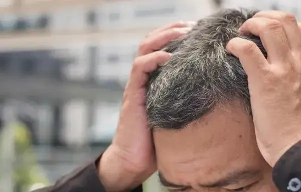 Think Twice Before Dyeing Gray Hair: Eat These 4 Foods Regularly to Potentially Reduce Premature Graying