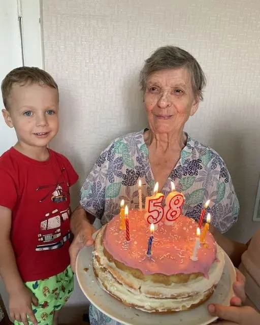 MY 8-YEAR-OLD SON INSISTED THAT WE SURPRISE OUR NEIGHBOR FOR HER BIRTHDAY—WE NEVER EXPECTED HER REACTION