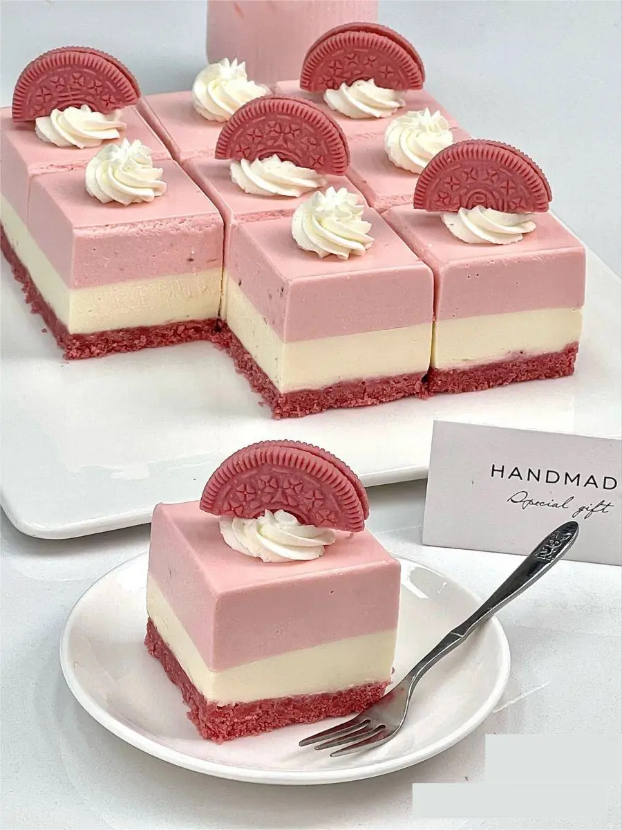 💗 Pink Oreo Dream Bars