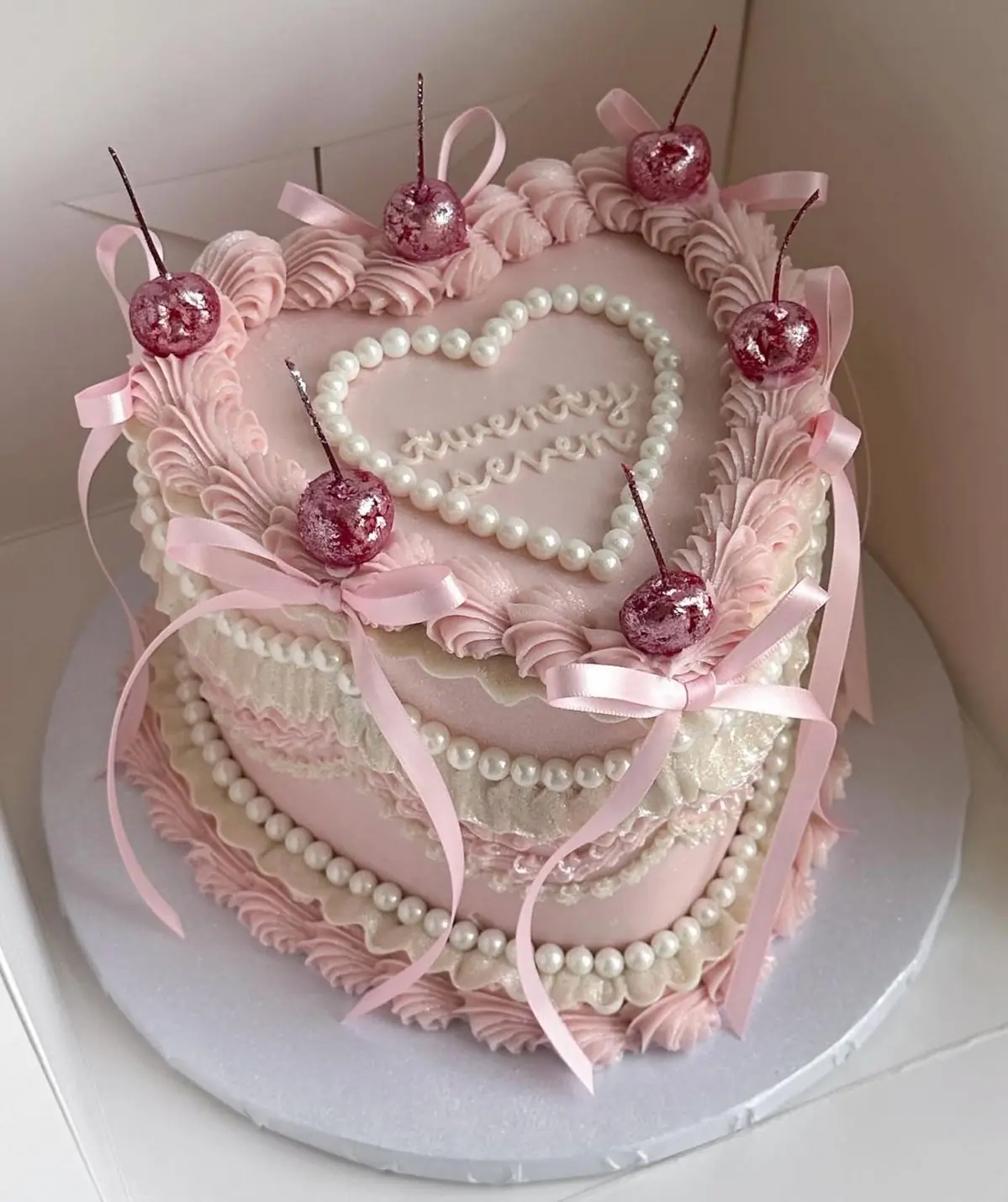 🎀 Vintage Heart-Shaped Cherry Cake Recipe 🎀
