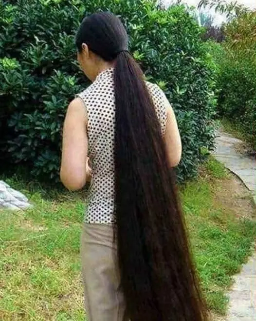 Despite her husband’s repeated requests, this woman hasn’t had a haircut in 25 years