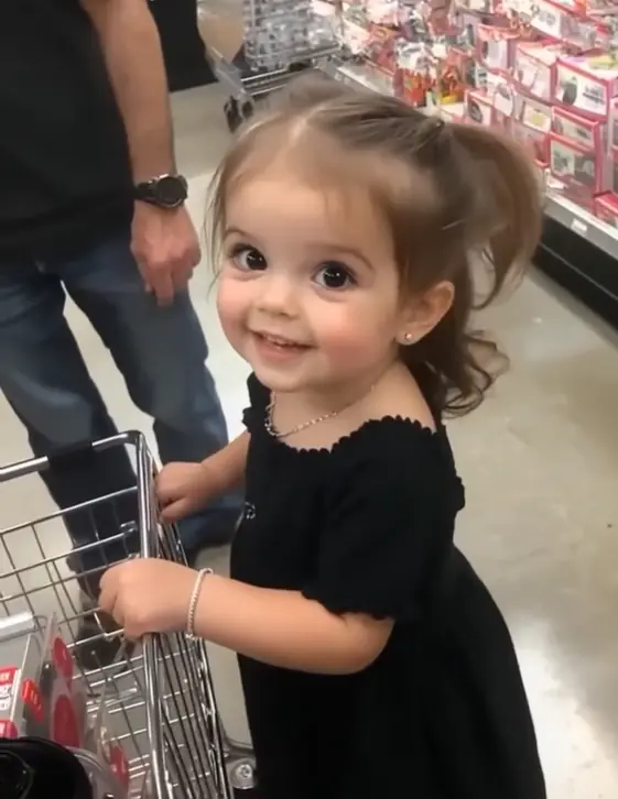 Woman’s kindness to single dad reveals heartbreaking connection: Bracelet from her child’s burial on his daughter