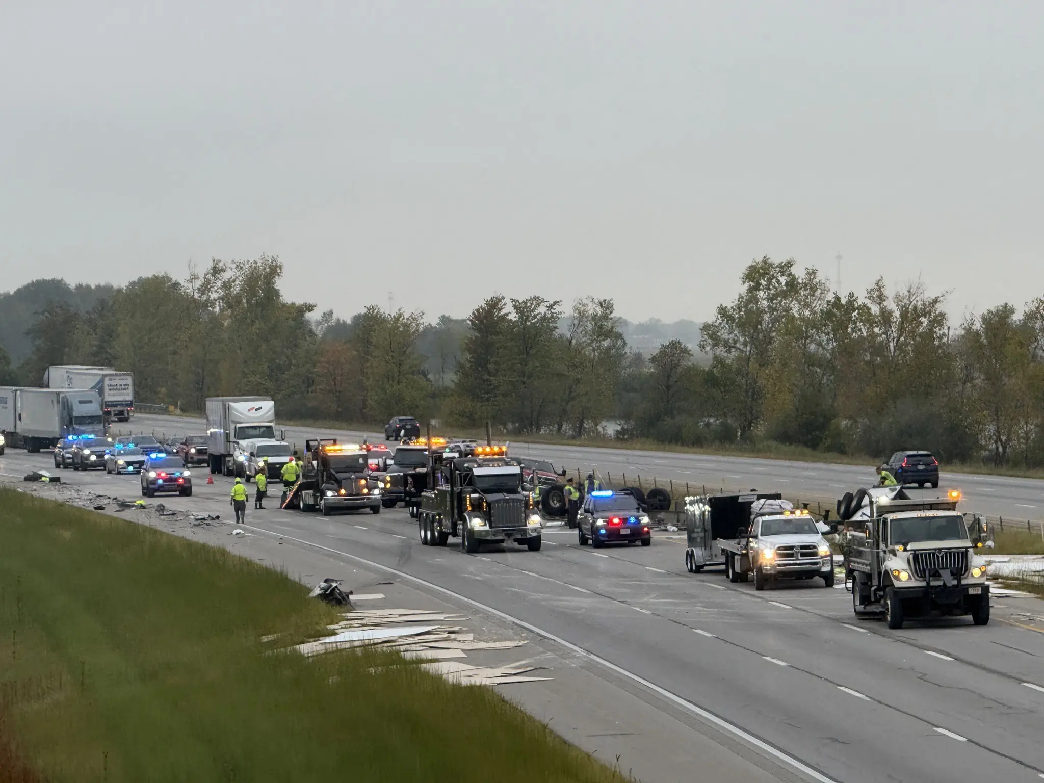 2 injured in crash involving 3 commercial vehicles in Wood County